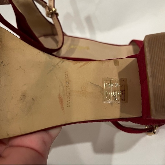 Free People Marigold block heel sandal size 39 in a red/burgundy suede color - Picture 10 of 10